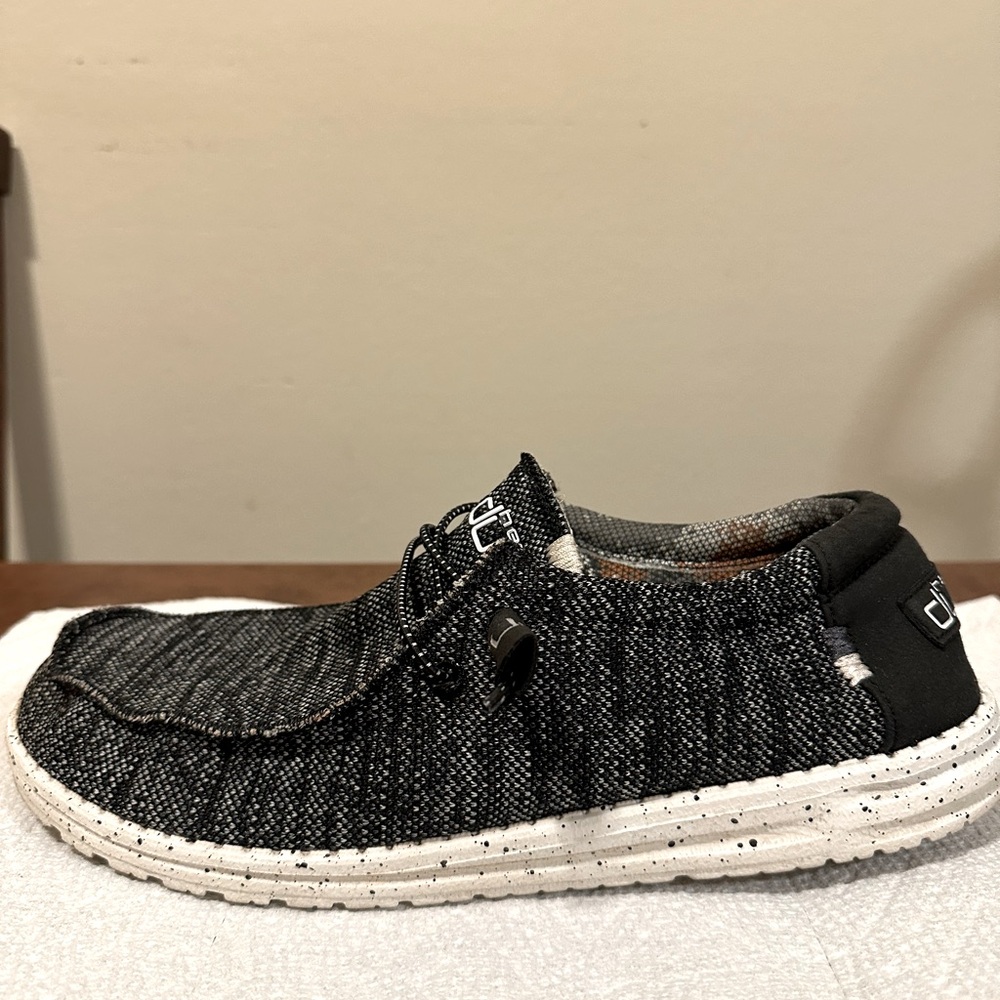 Hey Dude slip on shoe size 11 men’s
